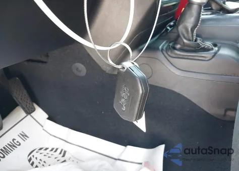 2020 Jeep Wrangler Unlimited Sahara 4X4 из США, поврежденный, VIN 1C4HJXEN5LW136817